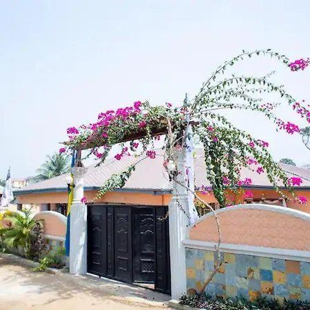 Nana Adu Guest House Koforidua Exteriör bild