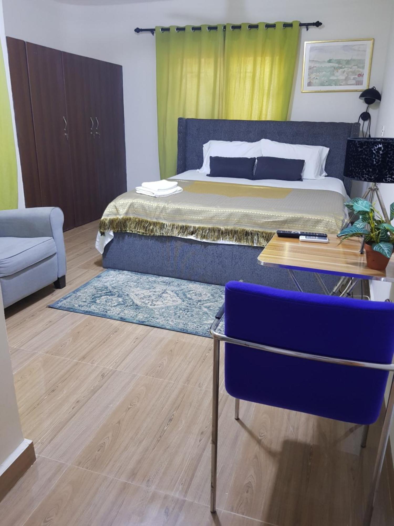 Nana Adu Guest House Koforidua Exteriör bild