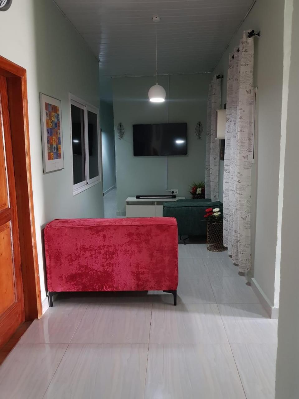 Nana Adu Guest House Koforidua Exteriör bild