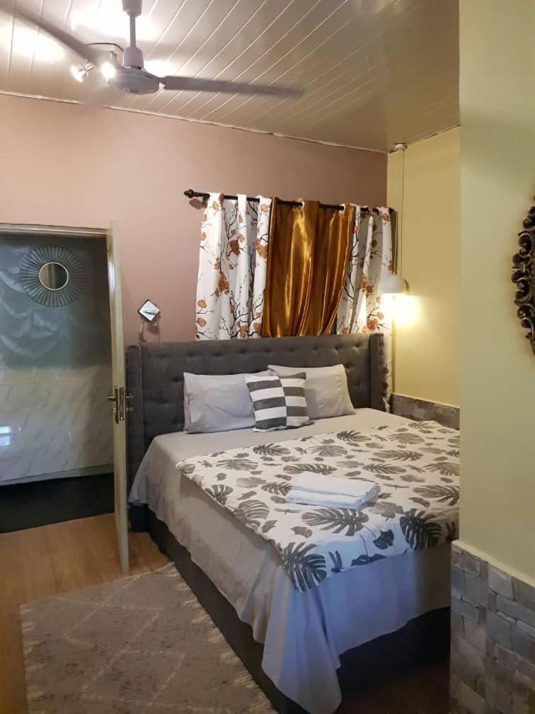 Nana Adu Guest House Koforidua Exteriör bild