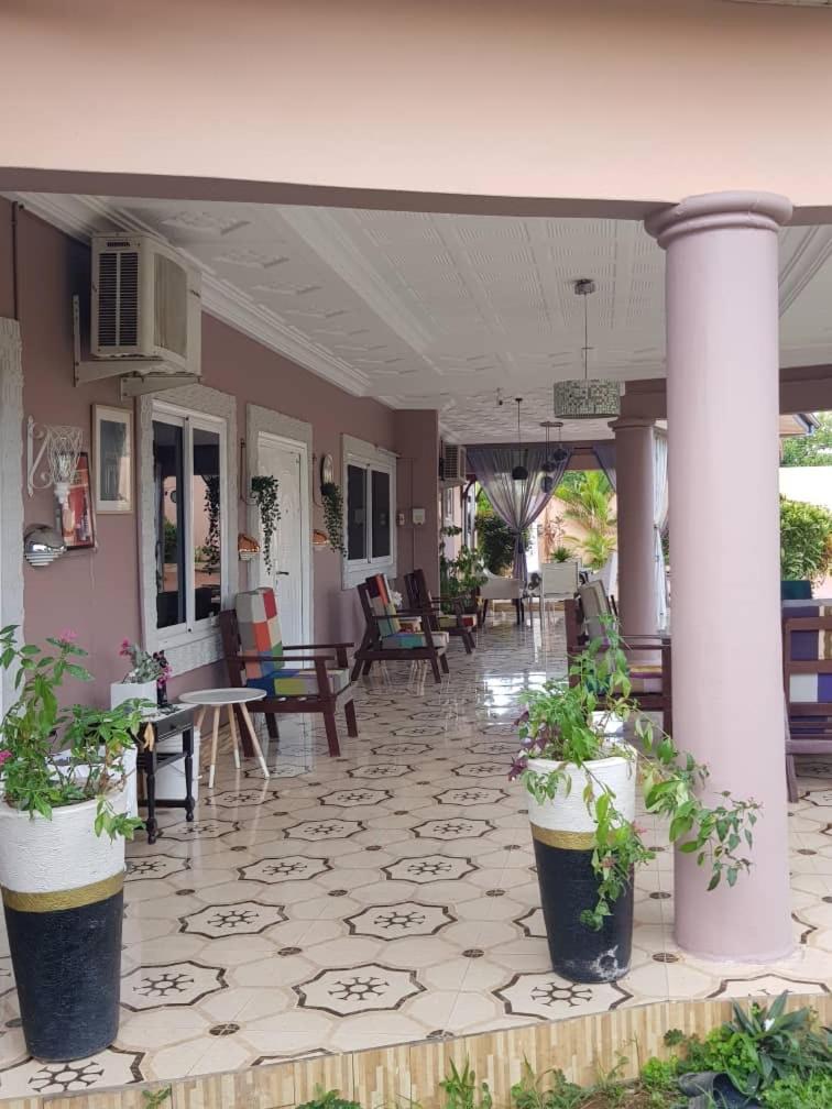 Nana Adu Guest House Koforidua Exteriör bild